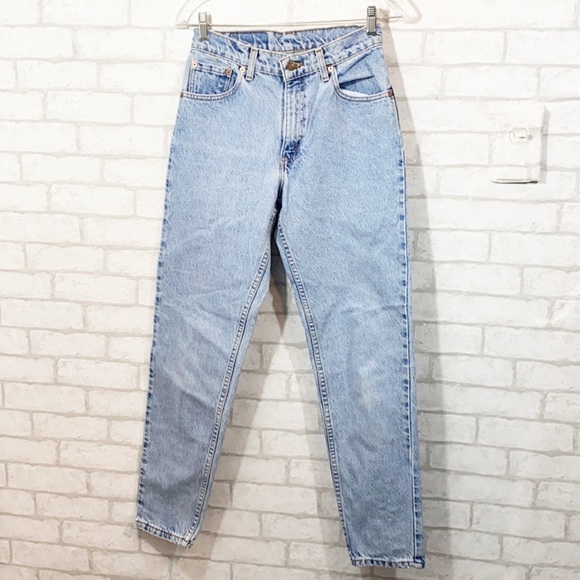 Levi's 550 relaxed fit tapered leg jeans size